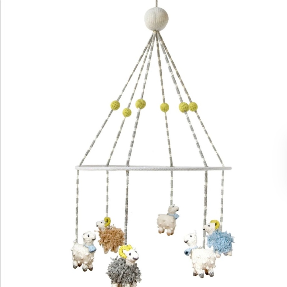 Bla bla brand baby mobile EUC and so sweet 💙 priced to sell